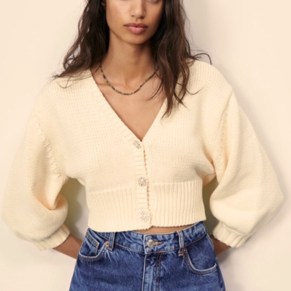 ZARA JEWEL BUTTON KNIT CROP TOP‎ CARDIGAN SIZE SMALL